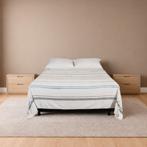 Cobija Real Tex Flannel Estampada - Fondo Blanco Rombos y Líneas