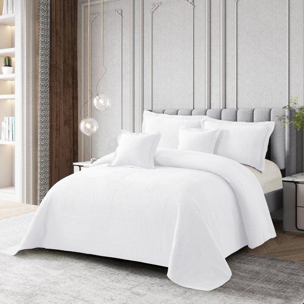 Colcha Real Tex Bordada con Terminación Recta Unicolor Blanco – 8004