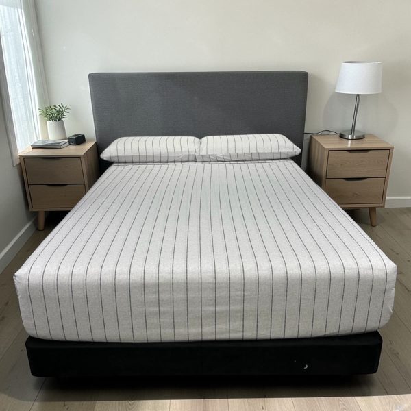 Juego de Sábanas Real Tex 180 Hilos Estampado 50% Algodón - 50% Poliéster, Flecha Gris