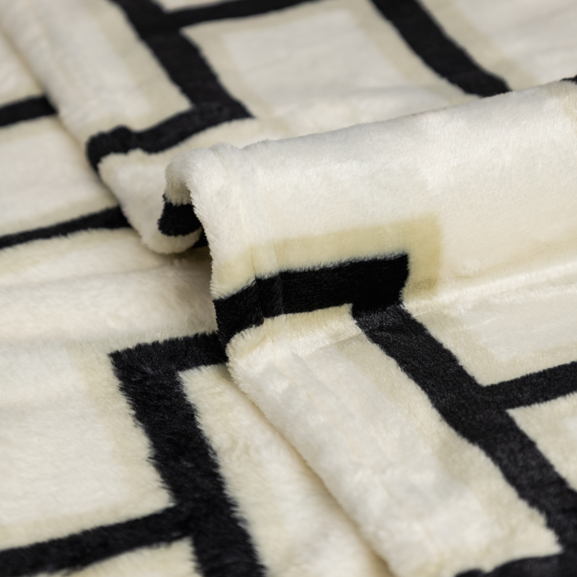 Cobija Real Tex Flannel Estampada -Nodos Negro - Imagen 3