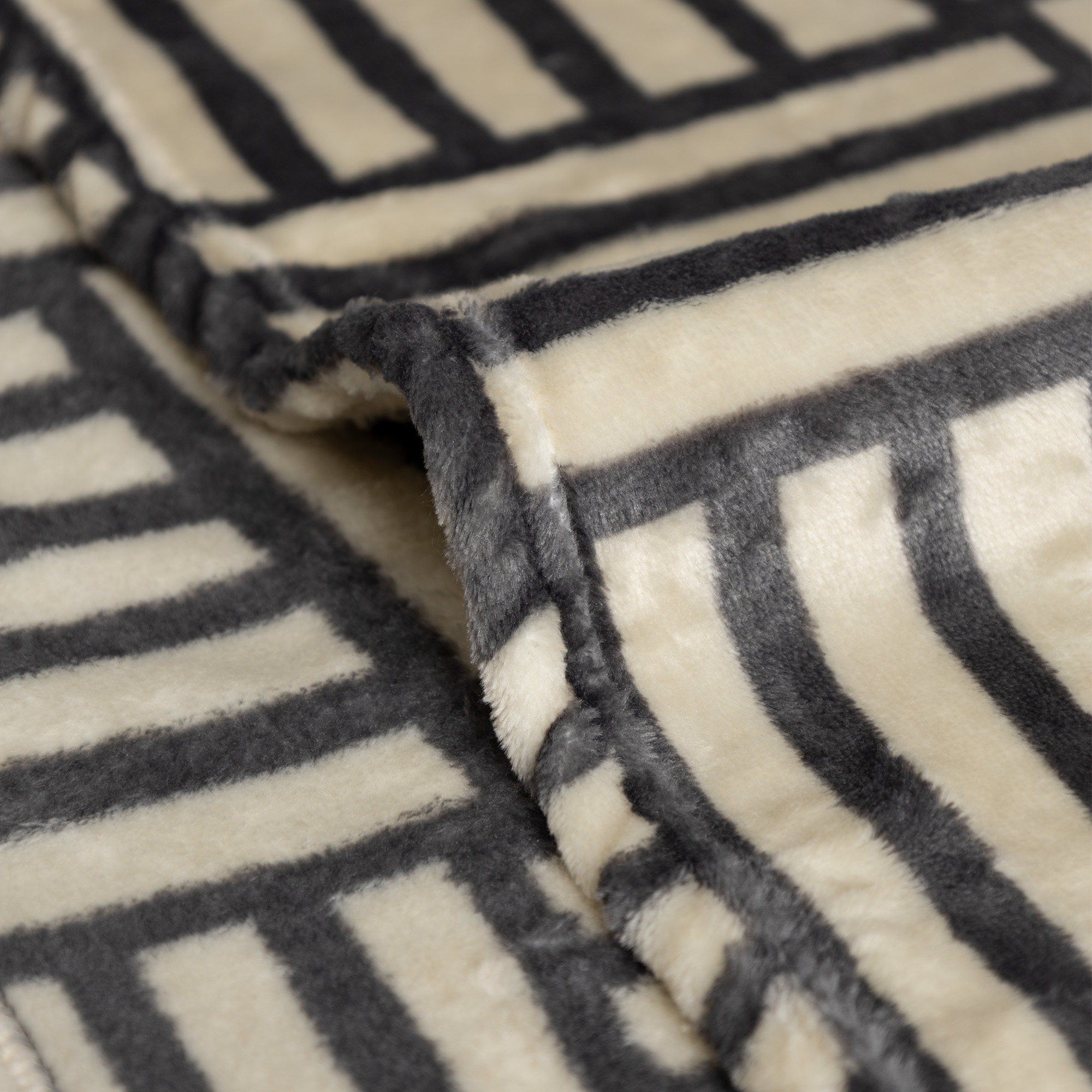 Cobija Real Tex Flannel Estampada - Laberinto Gris - Imagen 3